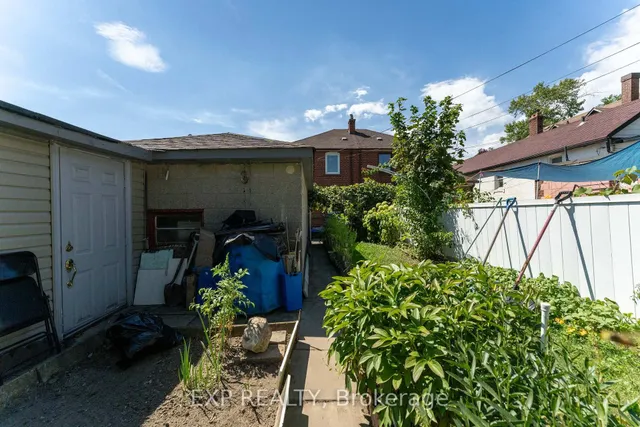 Additional image 41 of 2505 Dufferin St