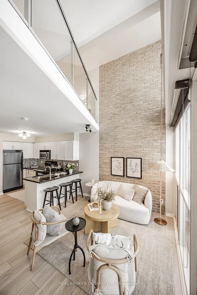 Additional image 11 of 1029 King St Unit 612