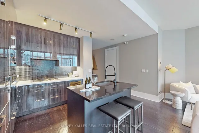 Additional image 16 of 29 Queens Quay Unit 813