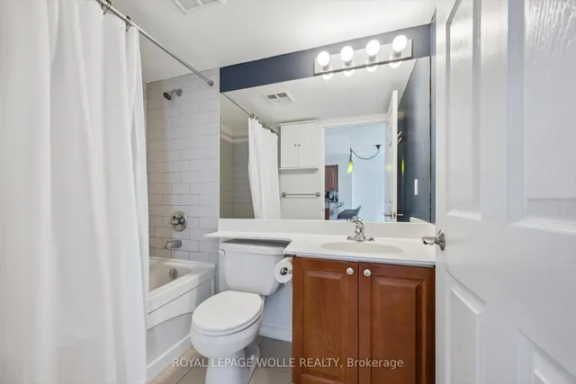 Additional image 18 of 230 King St Unit 1109