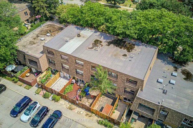 Additional image 15 of 74 Upper Canada Dr Unit 6