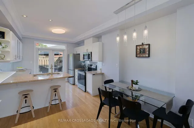 Additional image 11 of 3890 Bloor St Unit 6
