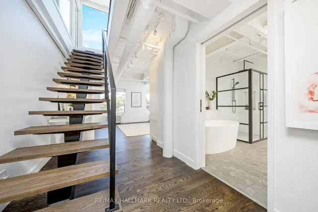 Additional image 17 of 326 Carlaw Ave Unit 102