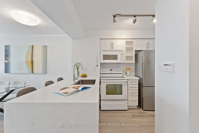 Additional image 37 of 410 Queens Quay Unit 1407