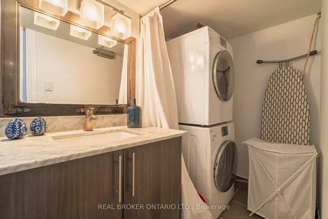 Additional image 43 of 204 Earlscourt Ave