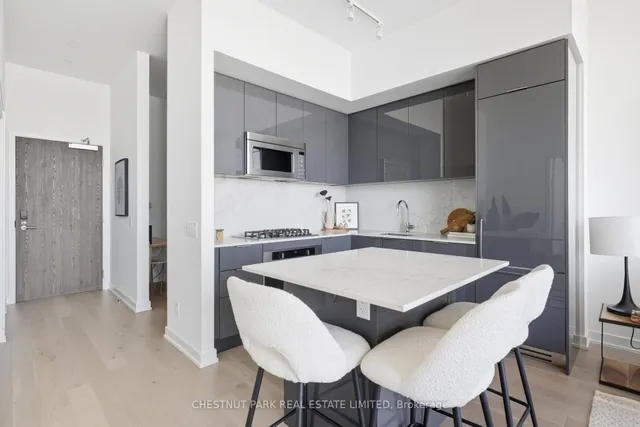 Additional image 12 of 20 Lombard St Unit LPH10