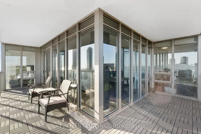 Additional image 38 of 90 Park Lawn Rd Unit 1211