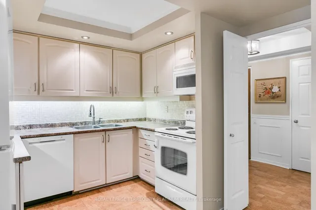 Additional image 7 of 3 Concorde Pl Unit 1202