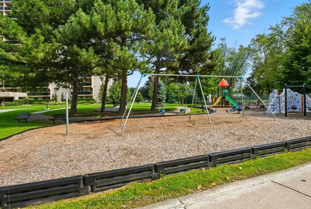 Additional image 33 of 812 Burnhamthorpe Rd Unit 907