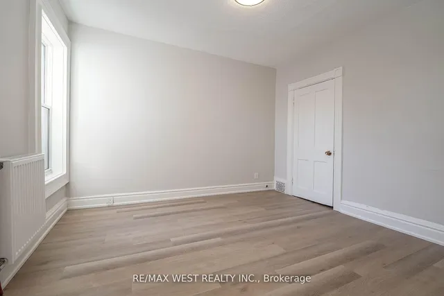 Additional image 27 of 115 Edwin Ave