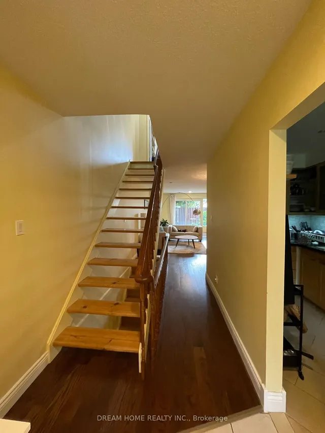 Additional image 5 of 74 Upper Canada Dr Unit 6