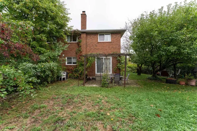 Additional image 46 of 330 Pellatt Ave