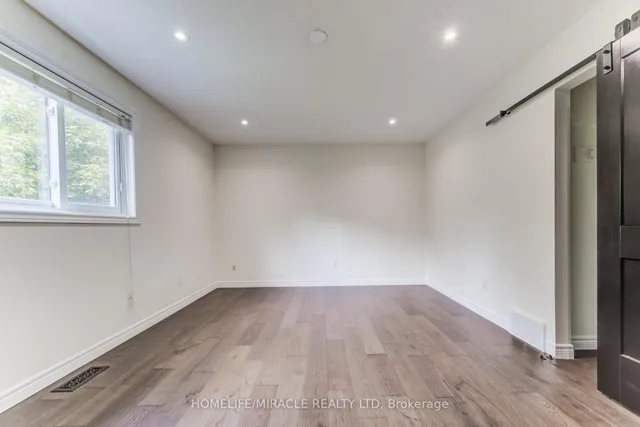 Additional image 26 of 124 Winding Wood Cres