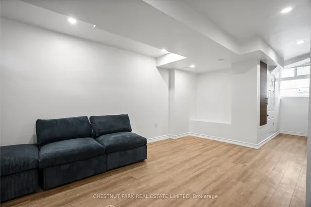 Additional image 36 of 371 Howland Ave