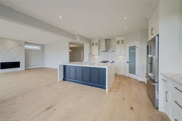 Additional image 12 of 329 Rivertrail Ave