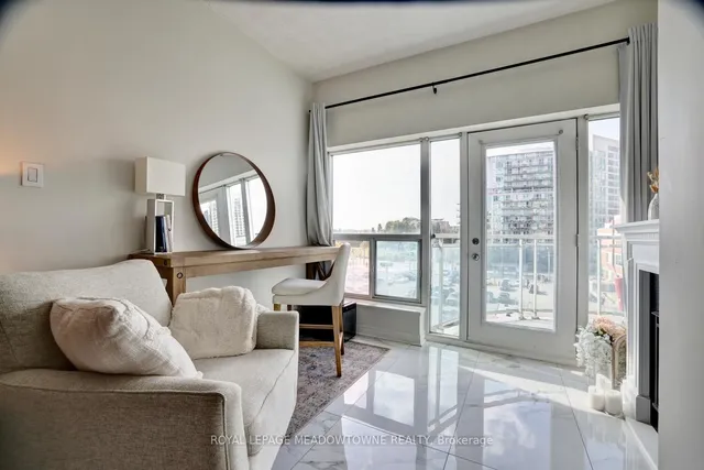 Additional image 12 of 600 Queens Quay Unit 633