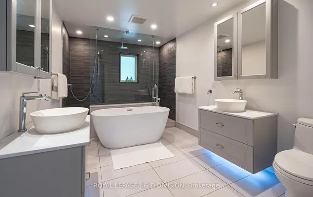 Additional image 20 of 151 Forman Ave