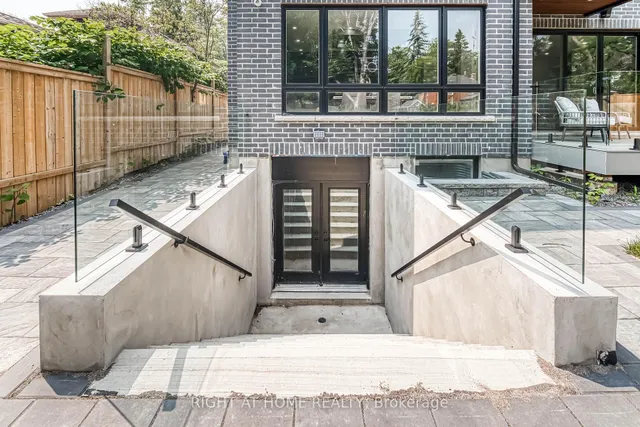 Additional image 36 of 203 Scarboro Cres