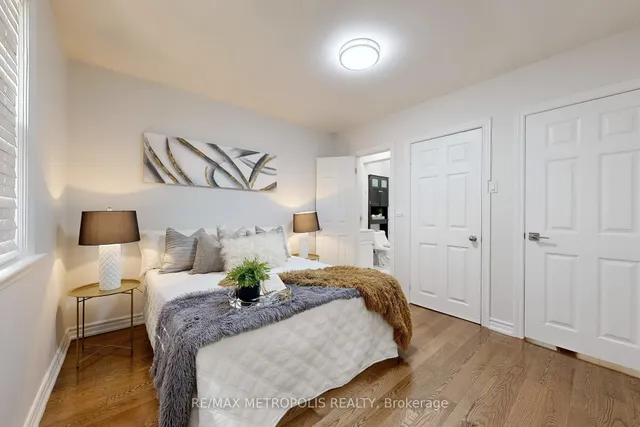 Additional image 19 of 162 Lord Roberts Dr