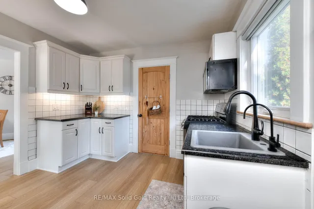 Additional image 16 of 33 Bloomingdale Rd