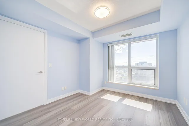 Additional image 18 of 181 Village Green Sq Unit 1815