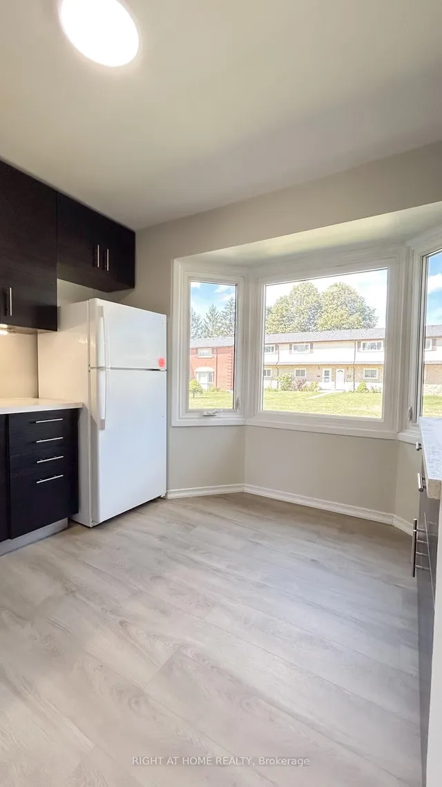 Additional image 9 of 160 Jansen Ave Unit 32