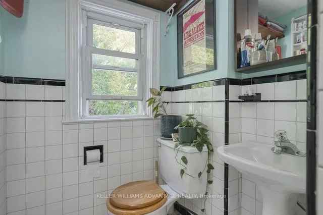 Additional image 24 of 32 Bartlett Ave