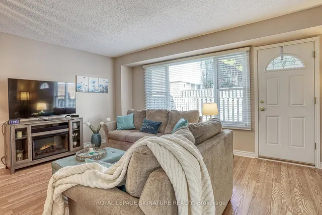 Additional image 4 of 5 Golden Appleway