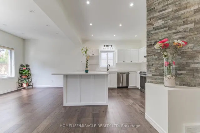 Additional image 8 of 124 Winding Wood Cres