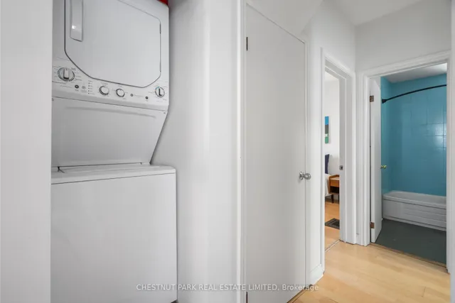 Additional image 16 of 371 Howland Ave