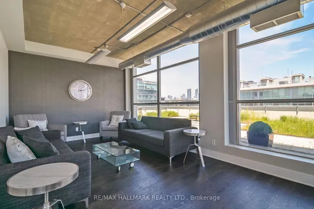 Additional image 37 of 60 Bathurst St Unit 910