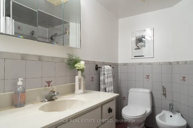 Additional image 33 of 115 Niagara St