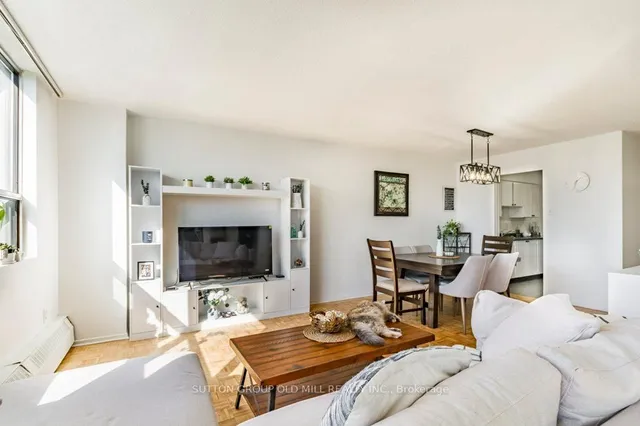 25 Sunrise Ave Unit 306