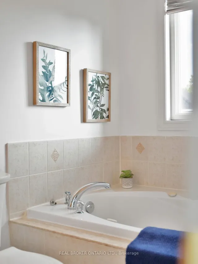 Additional image 28 of 462 Staines Rd