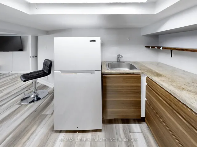 Additional image 30 of 598 Ridelle Ave