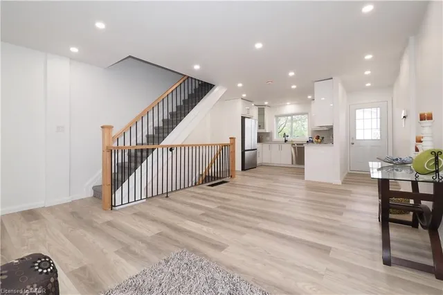 Additional image 13 of 50 Westmount Rd Unit 8