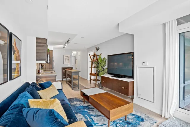 Additional image 11 of 525 Adelaide St Unit 610