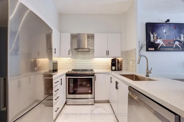 Additional image 8 of 600 Queens Quay Unit 633
