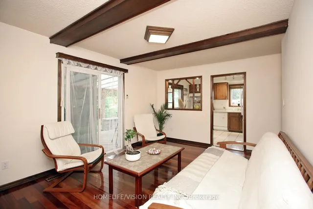 Additional image 11 of 12 Relroy Crt