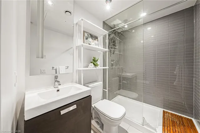 Additional image 20 of 629 King St