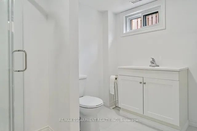 Additional image 38 of 4 Thorpe Rd