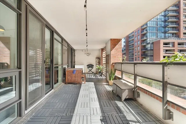 Additional image 18 of 830 Lawrence Ave Unit 320