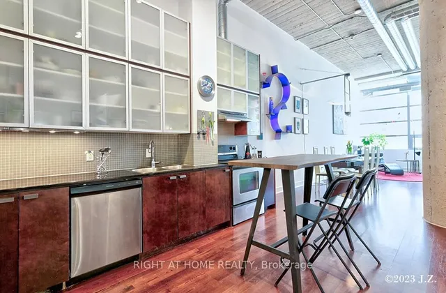 Additional image 6 of 637 Lake Shore Blvd Unit 217