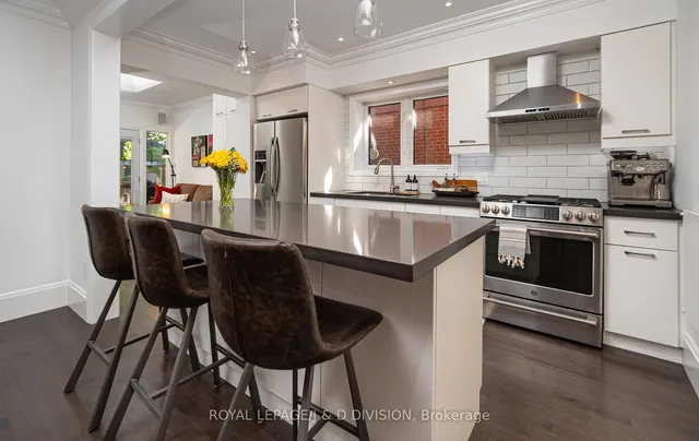 Additional image 12 of 151 Forman Ave