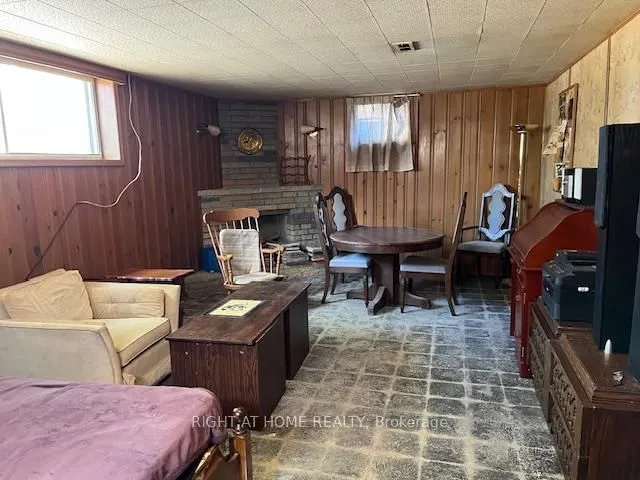 Additional image 11 of 182 FLORA Dr