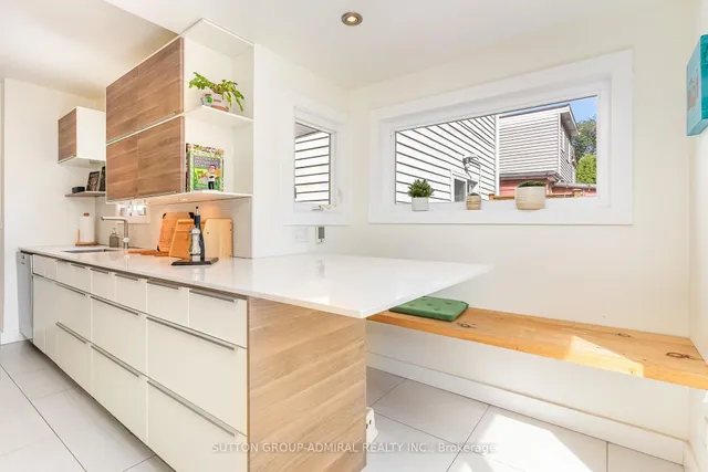 Additional image 10 of 85 Newmarket Ave