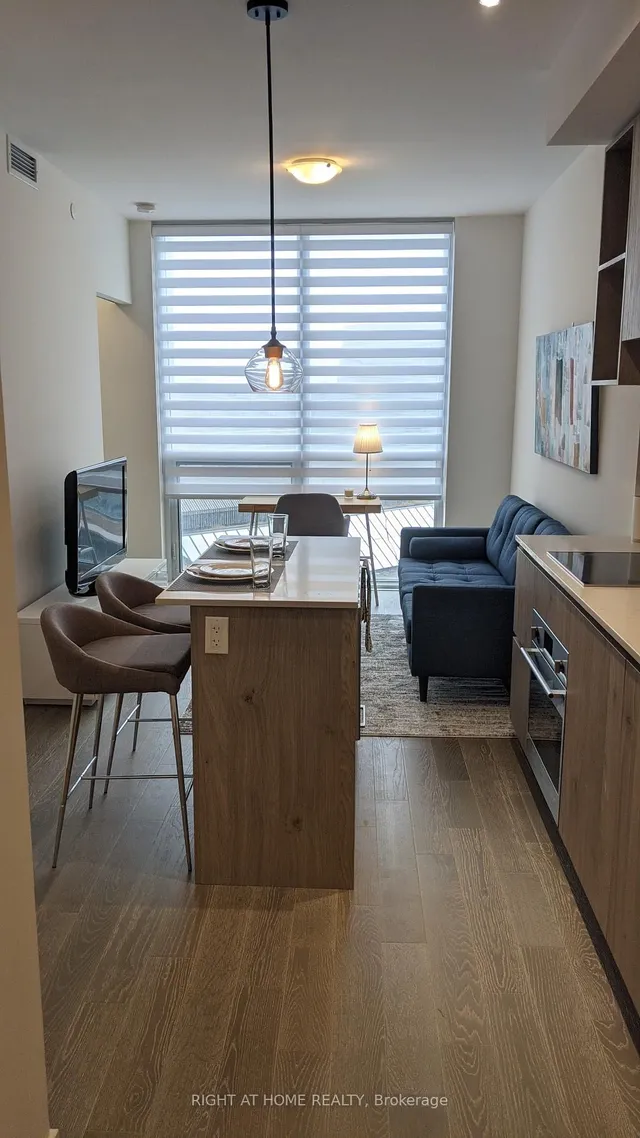 Additional image 5 of 1 Yorkville Ave Unit 1010