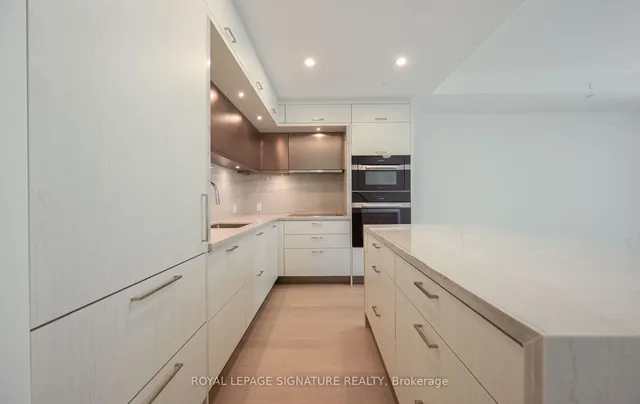 Additional image 16 of 10 In On The Park Dr Unit 105