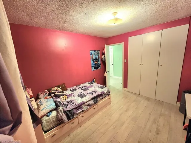 Additional image 35 of 32 Mowat Blvd Unit 8