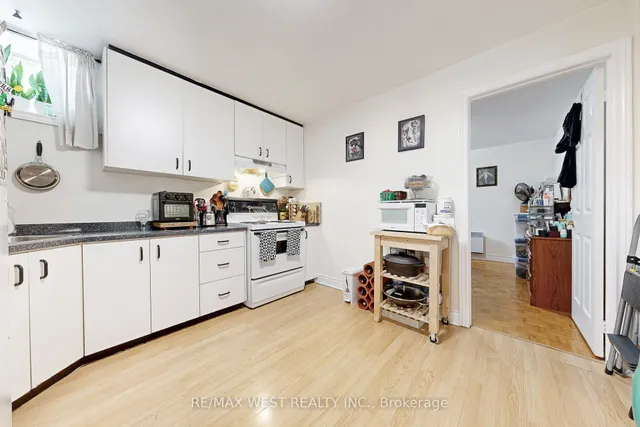 Additional image 37 of 52 Heydon Park Rd